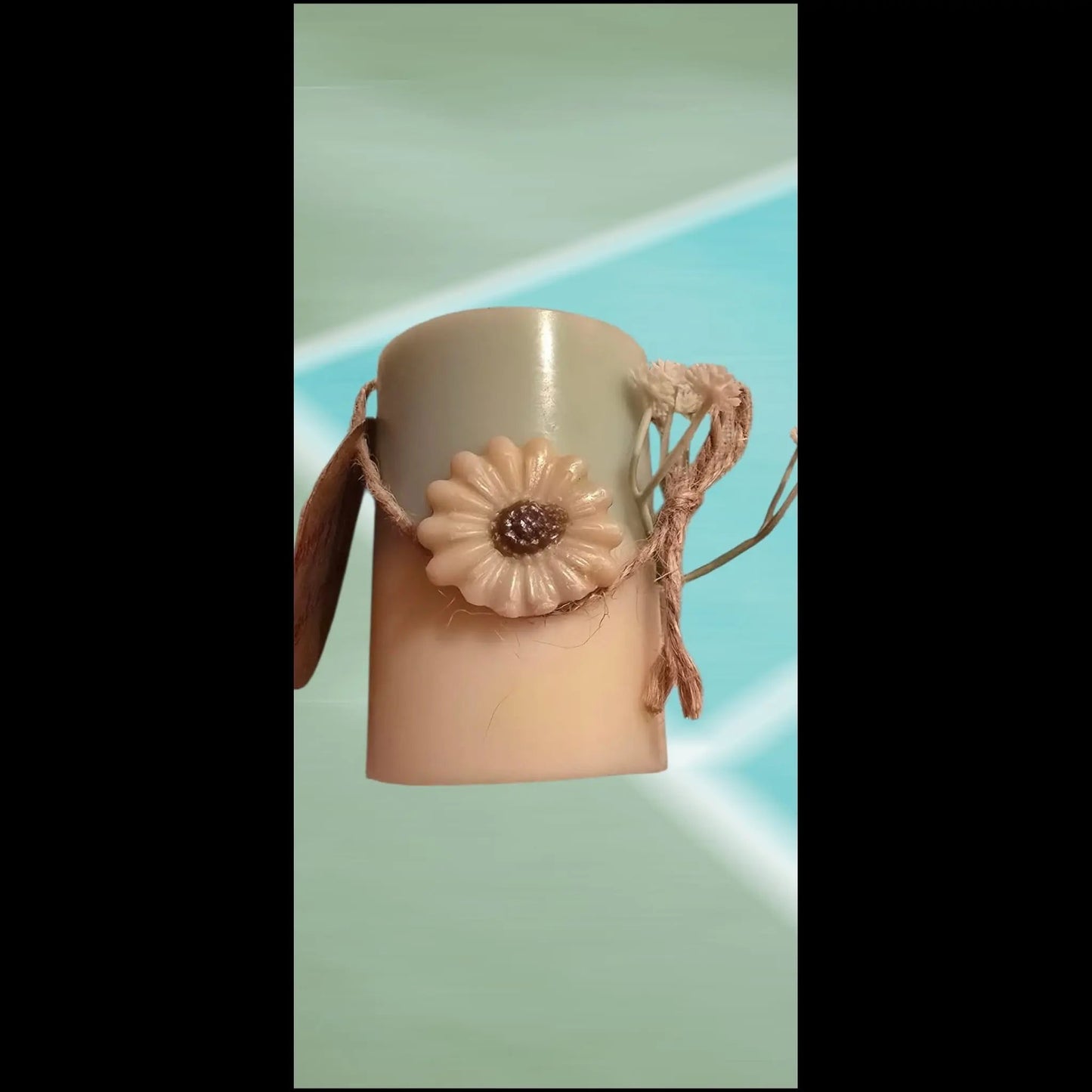 Flower embed pillar candle - art.candle