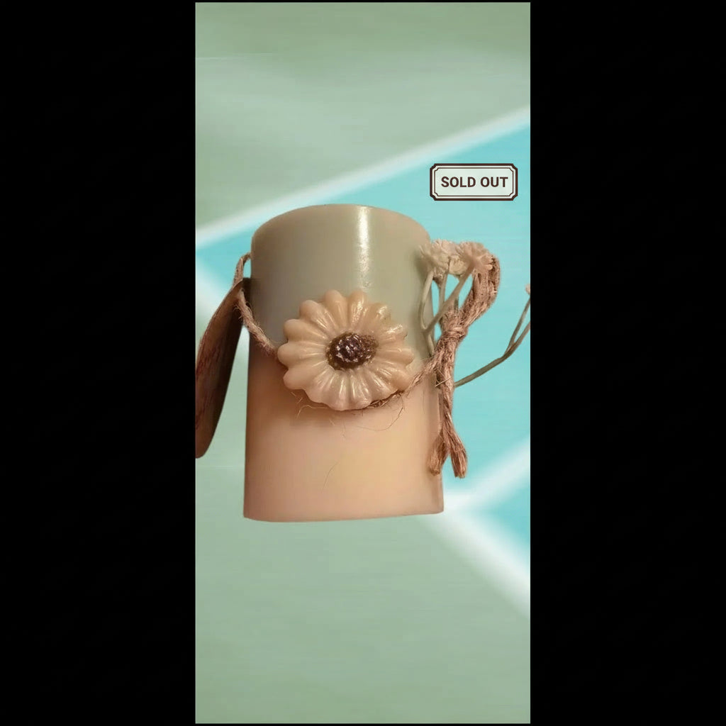 Flower embed pillar candle - art.candle