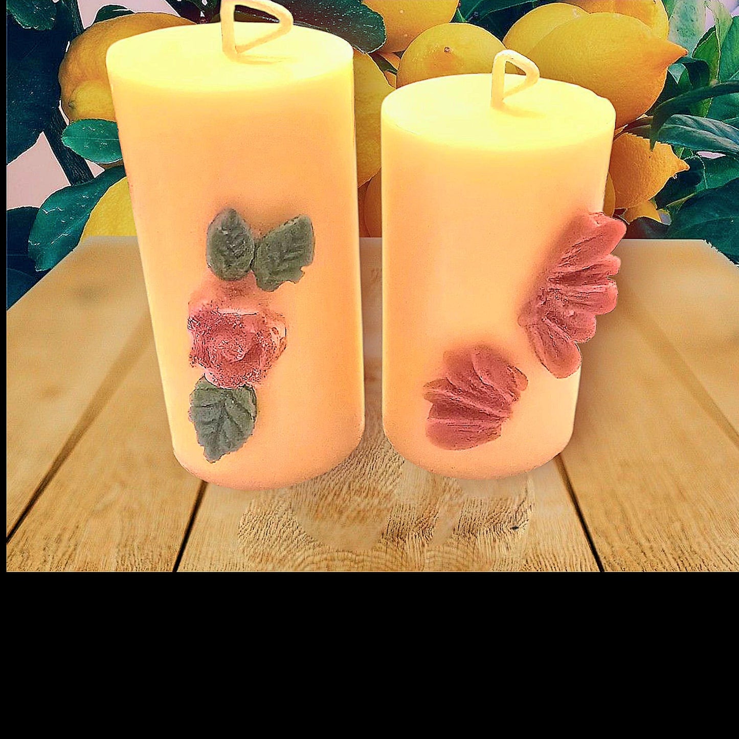 Flower embed pillar candle