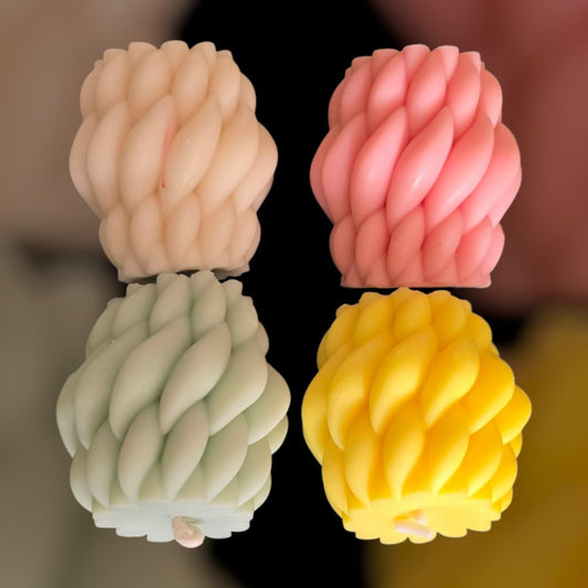 Knotted spiral candle