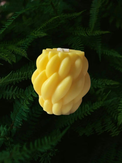 Knotted spiral candle - art.candle